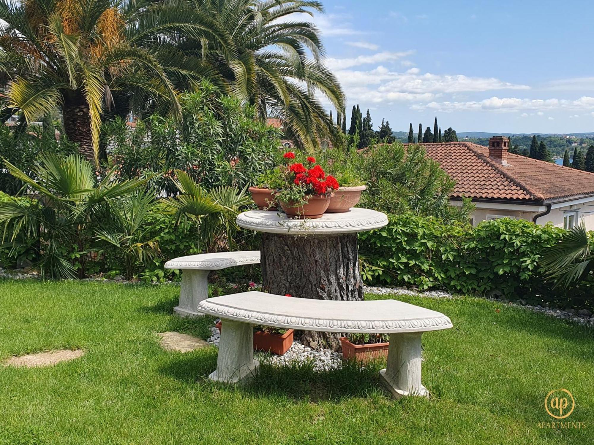 Apartment With Seaview And Garden For 6 Πορτορόζ Εξωτερικό φωτογραφία